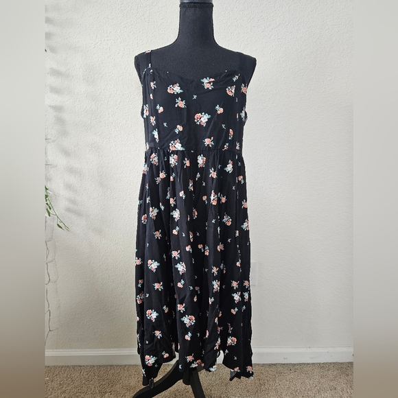 💚HP💚NWT Torrid Sweetheart Black Pink Floral Handkerchief Challis Midi Dress - Picture 5 of 15